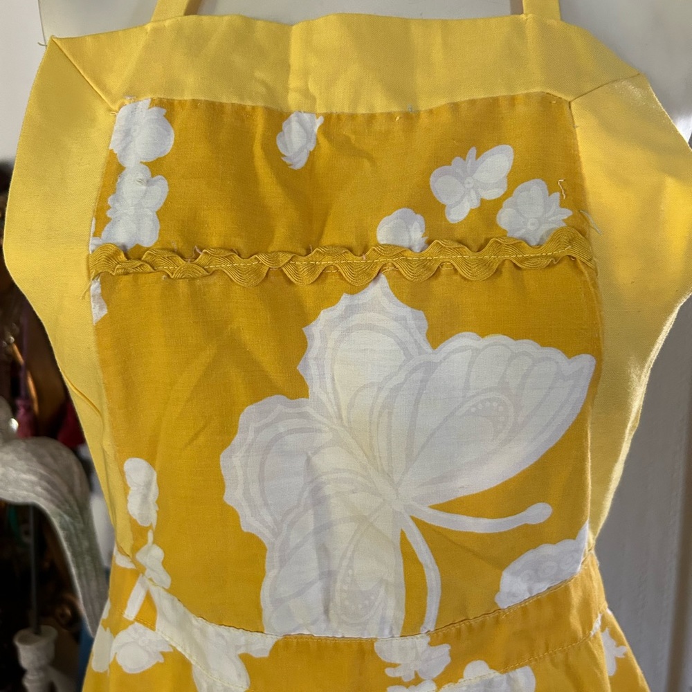 Vintage Butterfly Apron - Picture 5 of 11